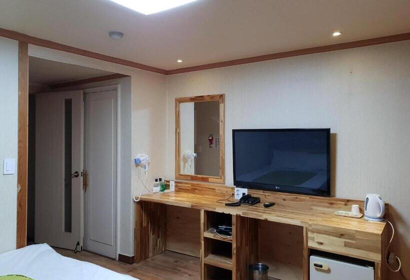 モーテル Green And Blue