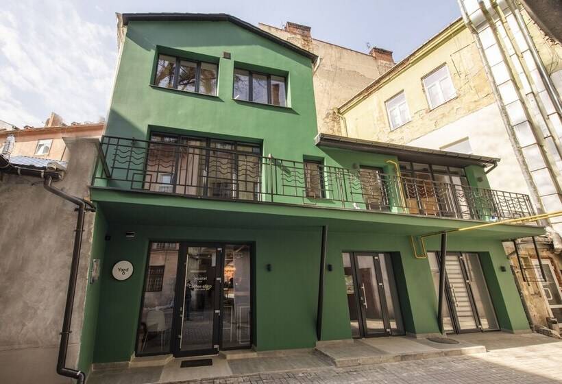 Yard Hostel & Coffee