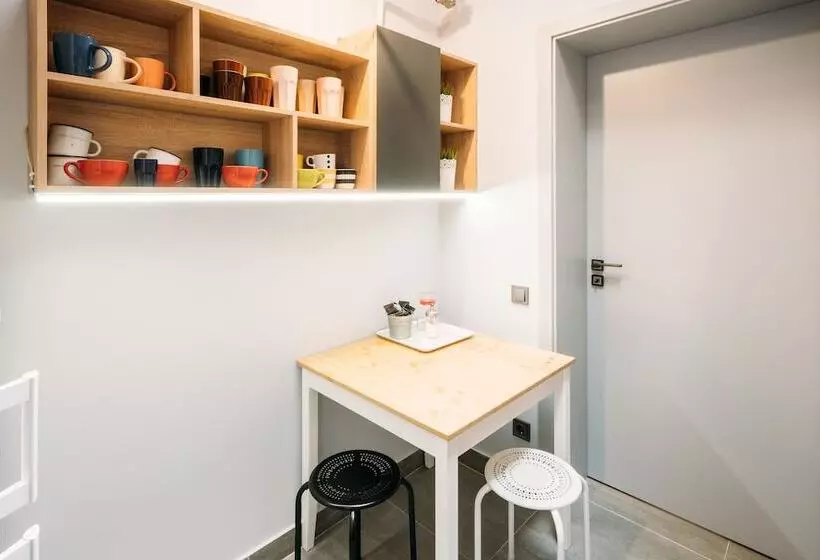 Yard Hostel & Coffee