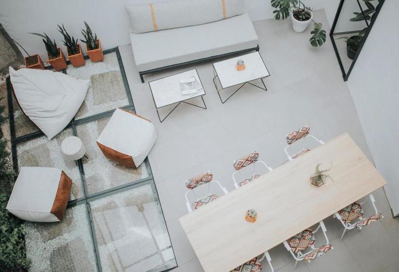 هاستل Option Be