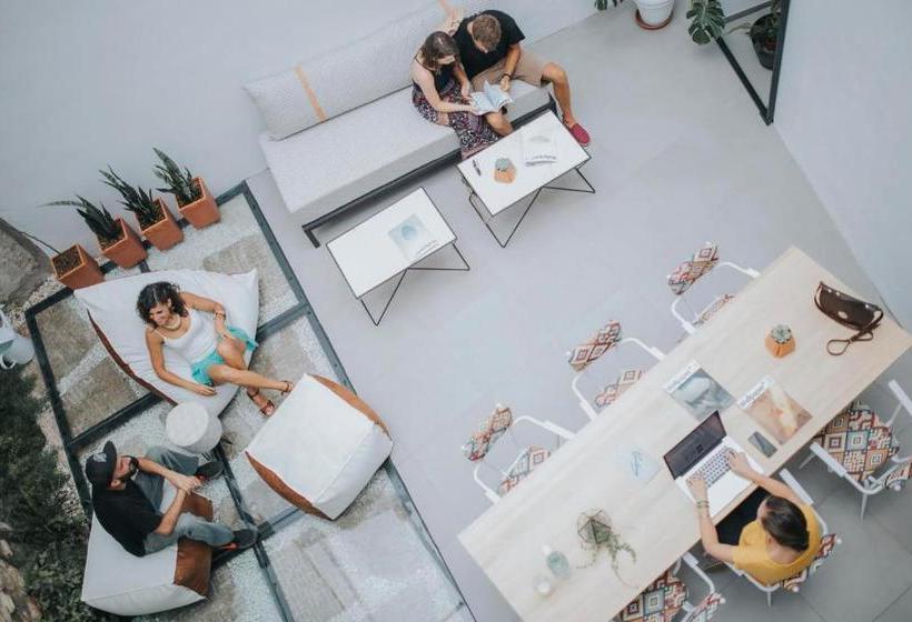 هاستل Option Be