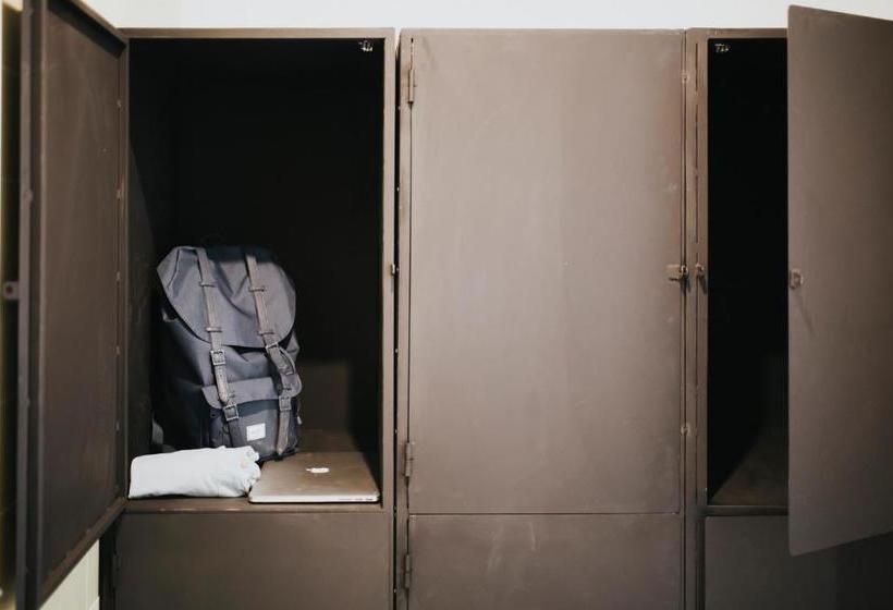 هاستل Option Be