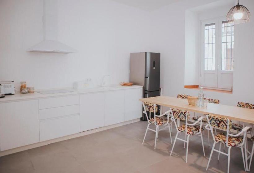 هاستل Option Be