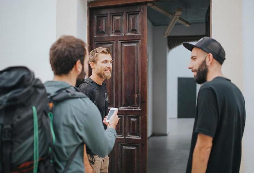 هاستل Option Be