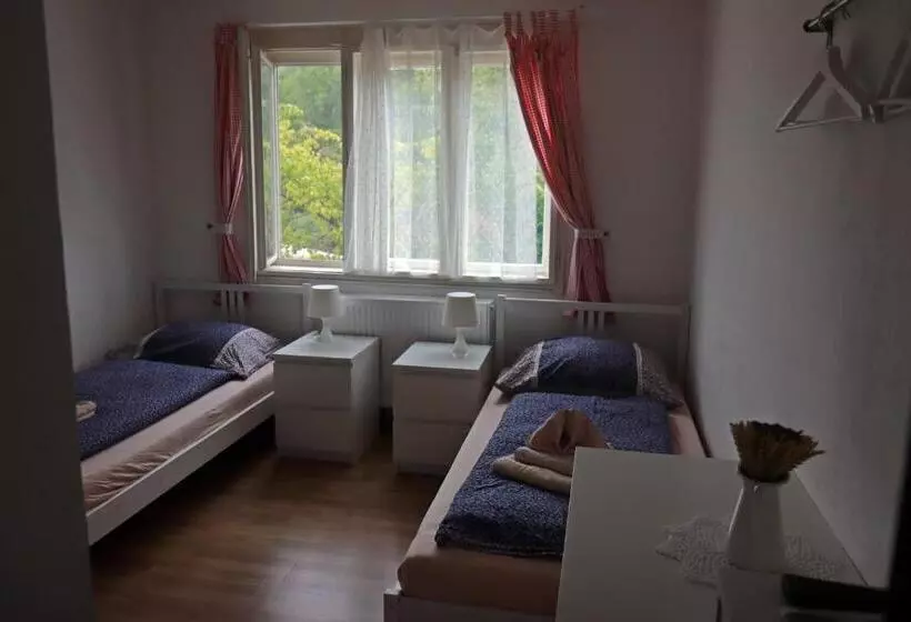 Retkeilymaja Ubytování Ledňáček