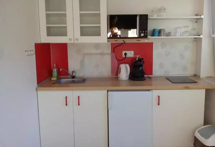 Retkeilymaja Ubytování Ledňáček
