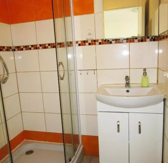 Retkeilymaja Ubytování Ledňáček
