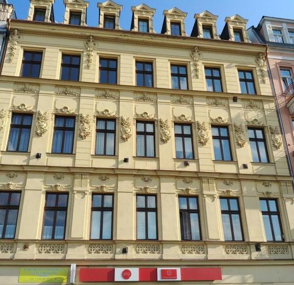 فندق صغير Kv Apartmans Varšavská