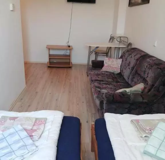 هاستل Kv Apartmans Varšavská
