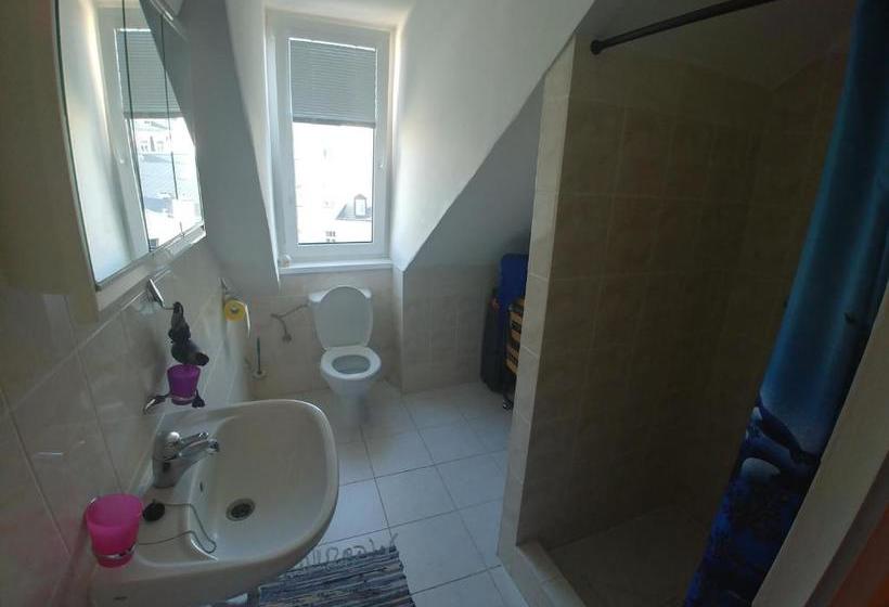 فندق صغير Kv Apartmans Varšavská
