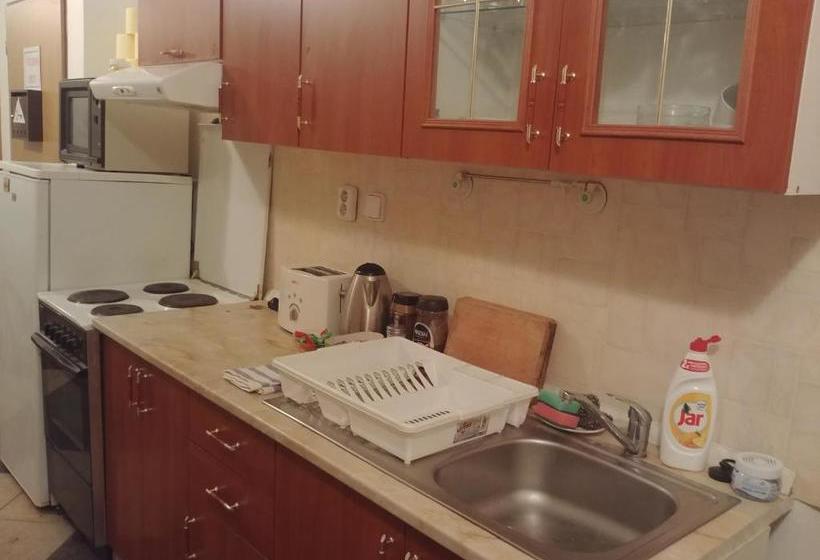 فندق صغير Kv Apartmans Varšavská