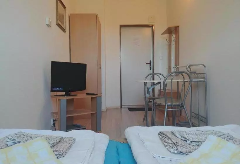 هاستل Kv Apartmans Varšavská
