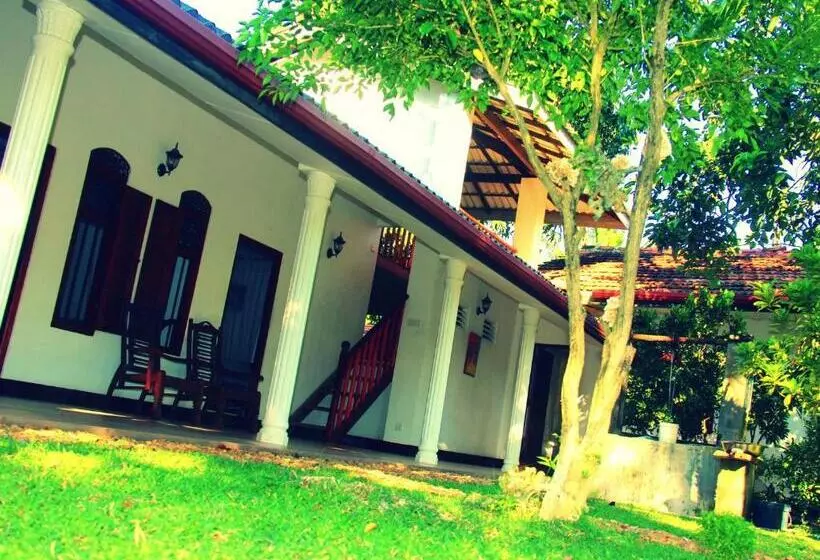 Aamiaismajoitus (B&B) Aragorn Villa