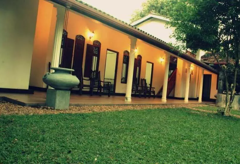 Aamiaismajoitus (B&B) Aragorn Villa