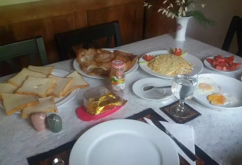 Aamiaismajoitus (B&B) Aragorn Villa