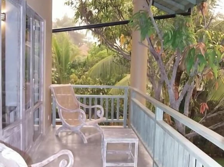 Bed and Breakfast Aurora