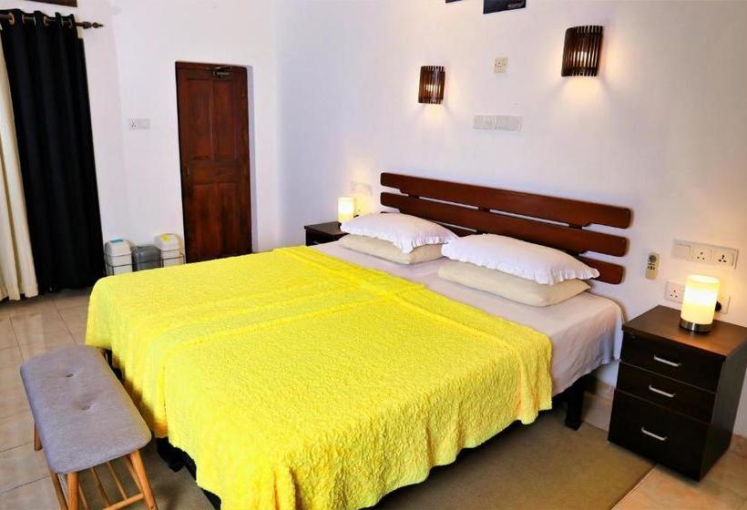 Bed and Breakfast Camellia Dwelling