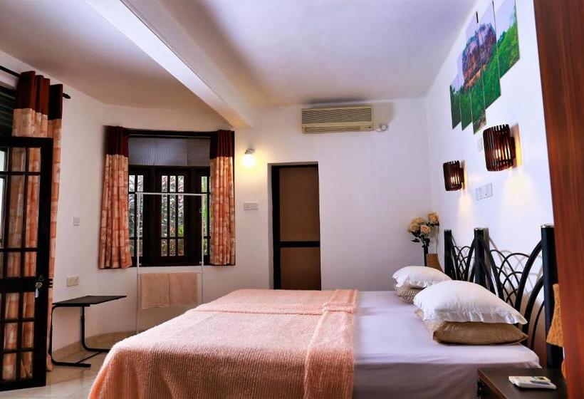 Bed and Breakfast Camellia Dwelling