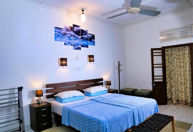 Bed and Breakfast Camellia Dwelling