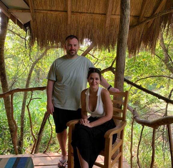 Habarana Tree House Ambasewana Resort