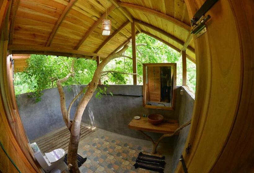 Habarana Tree House Ambasewana Resort