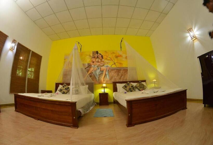 Habarana Tree House Ambasewana Resort