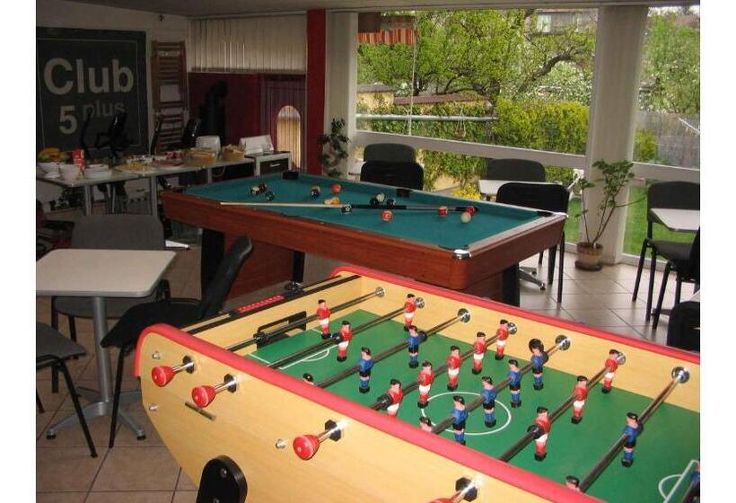 Hostel Bed   Breakfast Brno