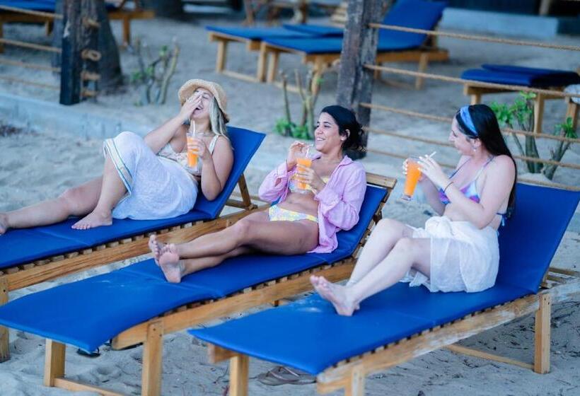 בית מלון כפרי Atteriya Chill