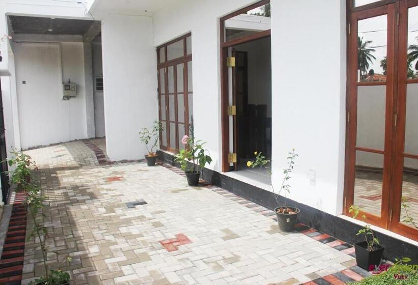 ホテル Ever Green Villa