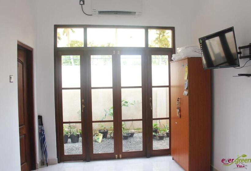 ホテル Ever Green Villa