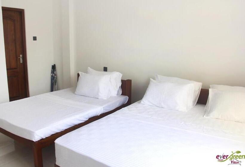 ホテル Ever Green Villa