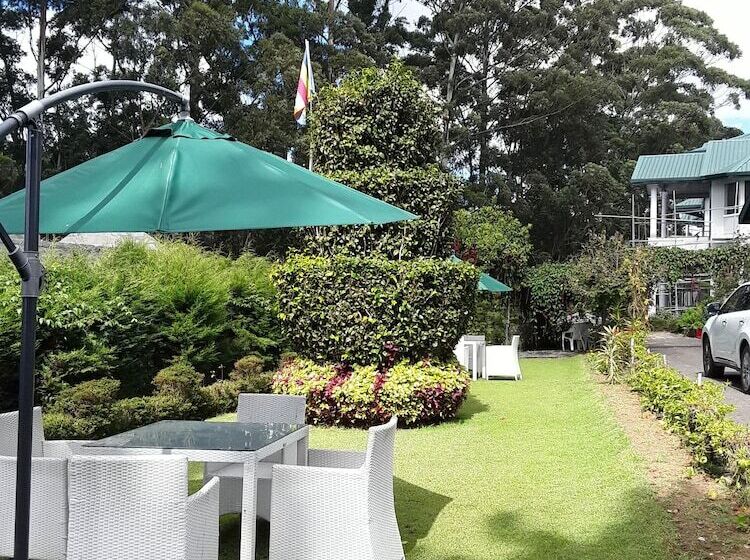 בית מלון כפרי The Trevene