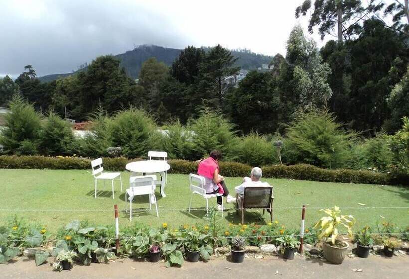 בית מלון כפרי The Trevene