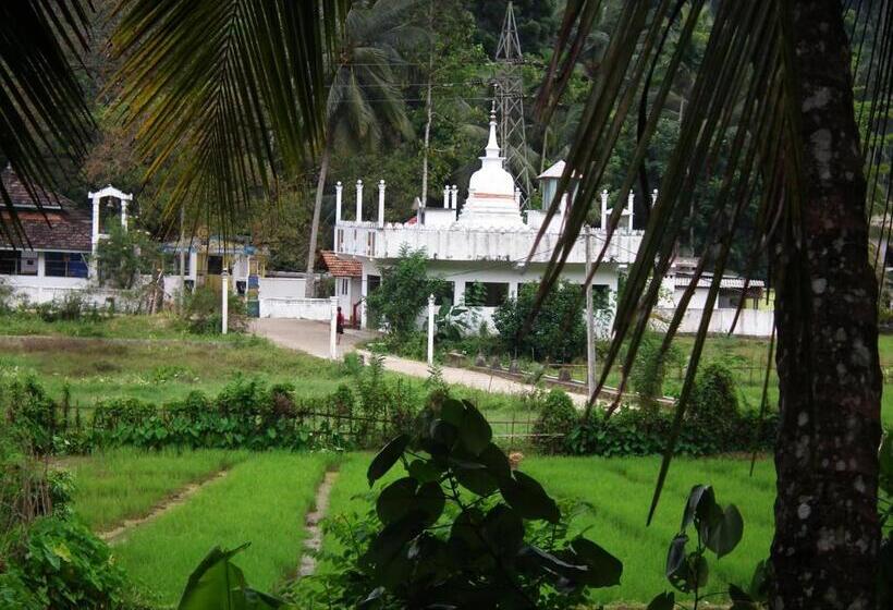 فندق على الطريق Deniyaya National Backpackers Hostel