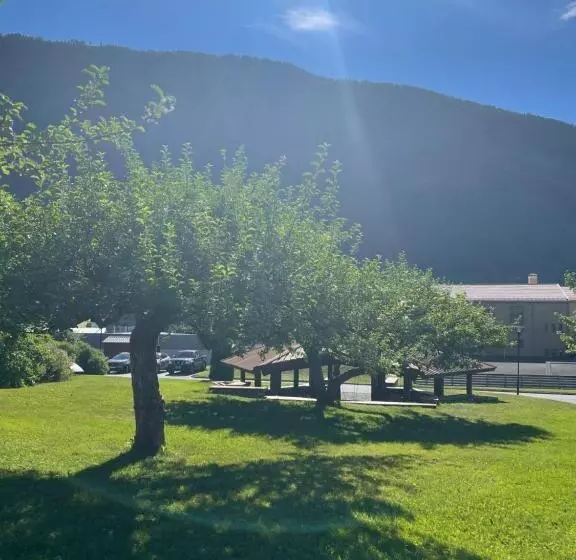 هاستل Sogndal Bed & Breakfast