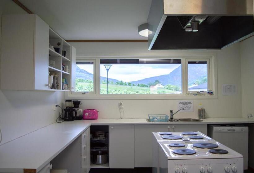 הוסטל Sogndal Bed & Breakfast