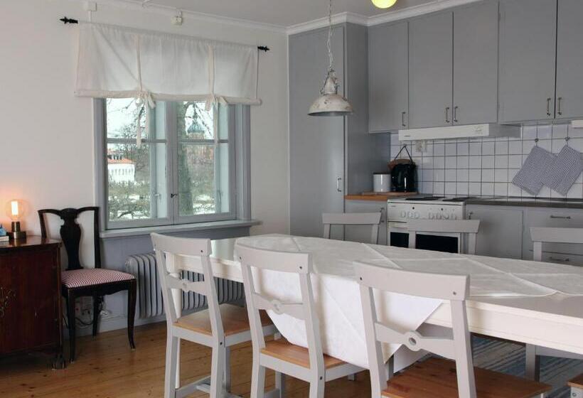 Bed and Breakfast Gripsholms Bnb