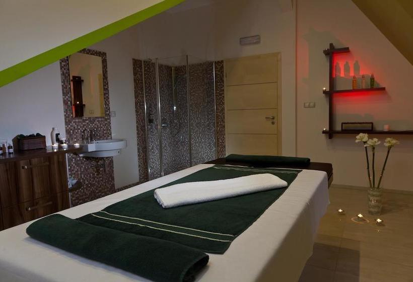 Hotelli Beltine Forest