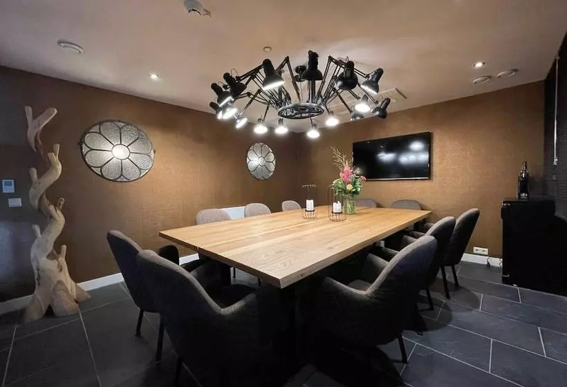 Hotelli De Gravin