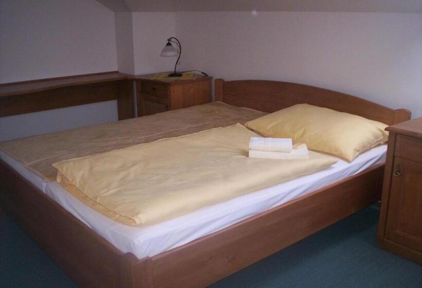 Отель Krakonoš