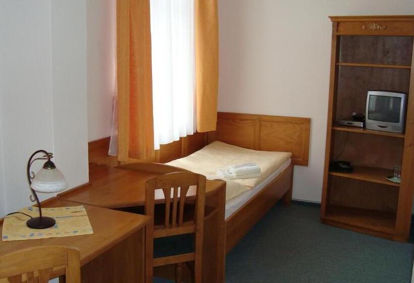 Отель Krakonoš