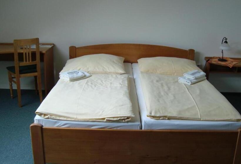 Отель Krakonoš