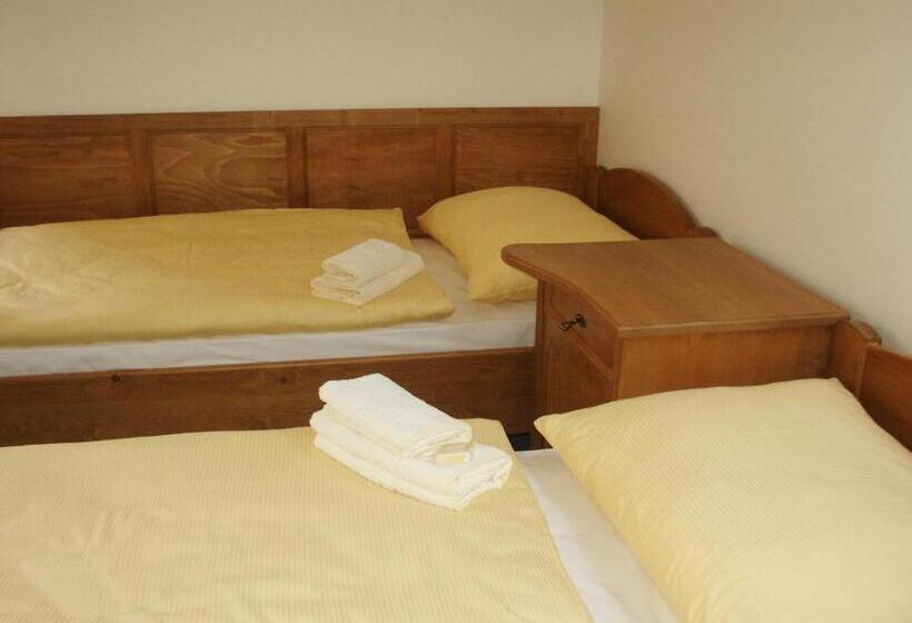 Отель Krakonoš