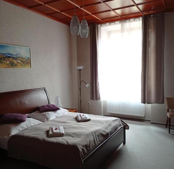 ホテル Na Kafkové