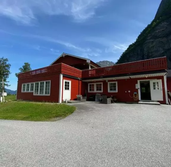 Otel Trædal