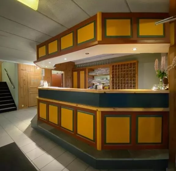 Otel Trædal