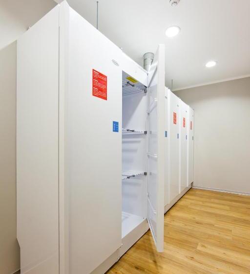 Just Rest Automatic Hostel