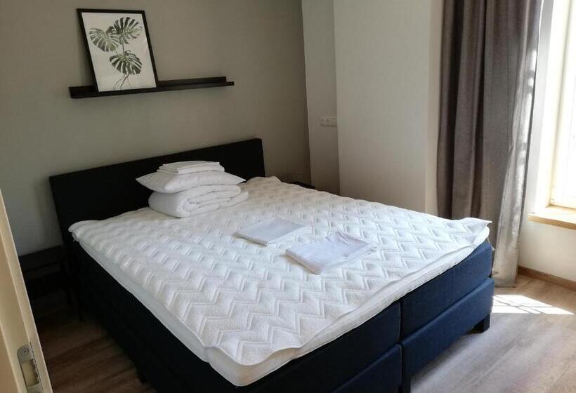 Just Rest Automatic Hostel