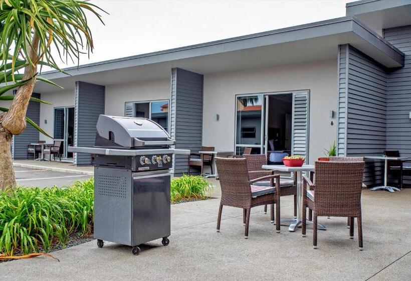 37 The Landing Motel