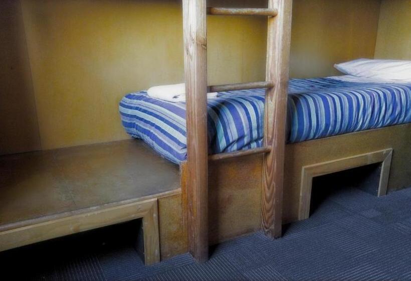 הוסטל Zula Lodge